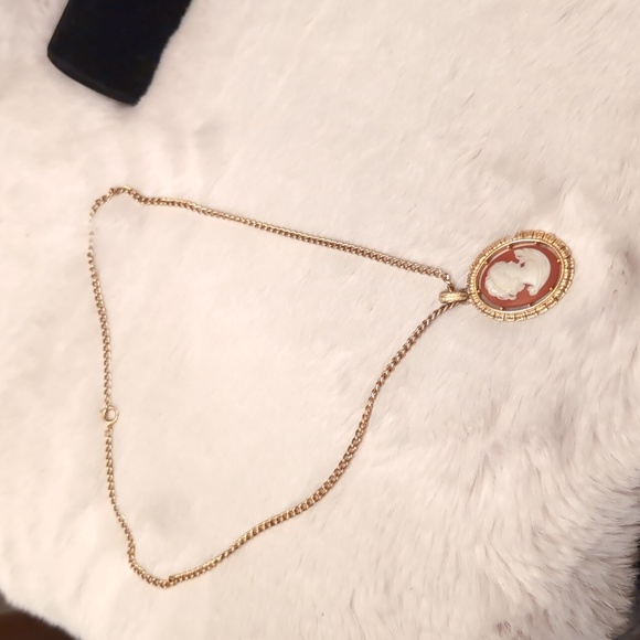 Avon| Vintage Apricot Cameo with Gold Toned Border and Rear Detailing - Picture 5 of 10